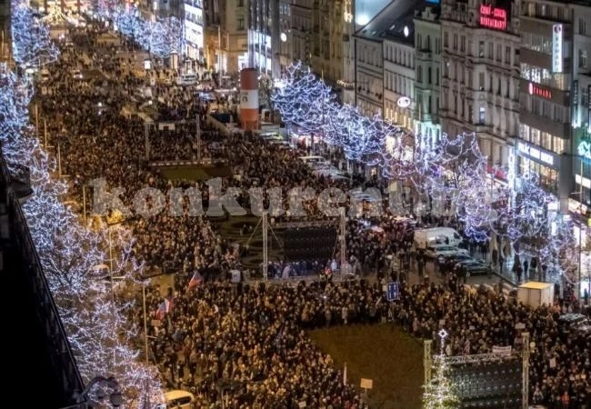 Десетки хиляди излязоха на протест в Чехия срещу премиера Андрей Бабиш (СНИМКИ)