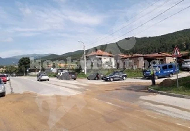 Ромско меле в карловско село, нападат полицаи с камъни