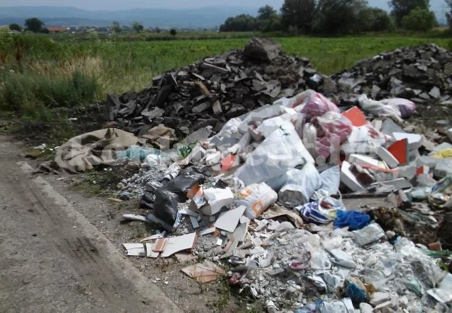 Глобиха Милчо Доцов за незаконно сметище