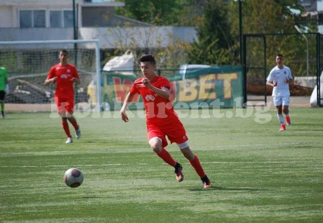 Кариана разкара Чакъров, взе Личев