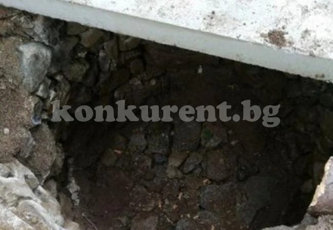 Тийнейджъри избягаха от родителите си, заживяха в канал СНИМКА