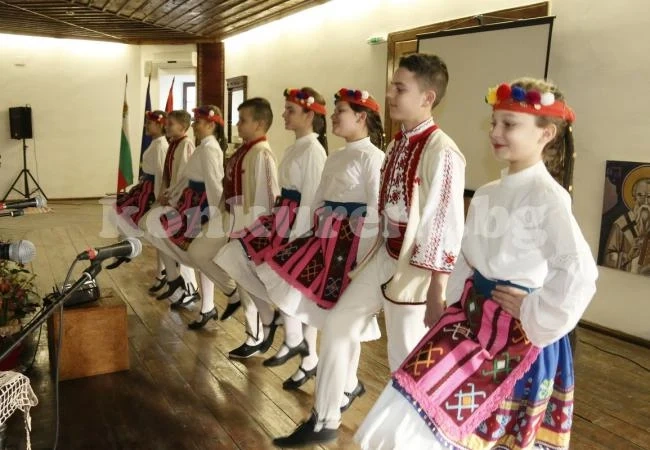 Основно училище чества 100-годишен юбилей