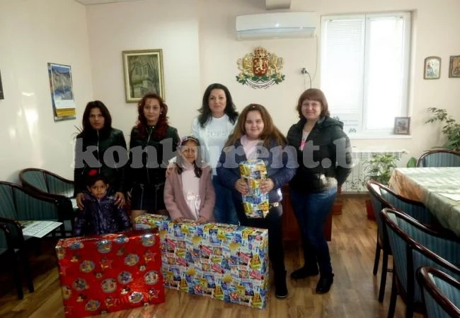 Коледна инициатива зарадва деца в Борован