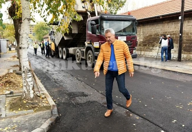 Ремонтират улица \