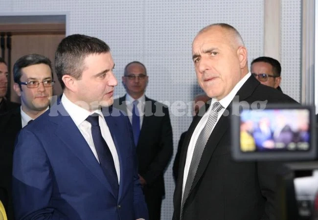 Финансовият министър съобщи добри новини в края на годината