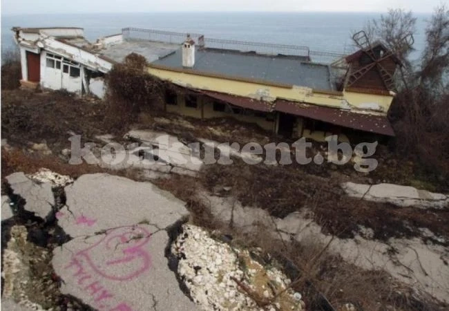 Възстановяват пътя за Златните през свлачището на „Трифон Зарезан“ 