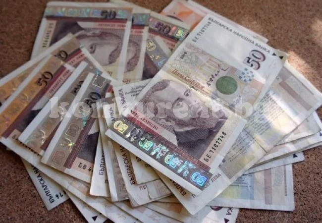 От днес се увличава минималната работна заплата