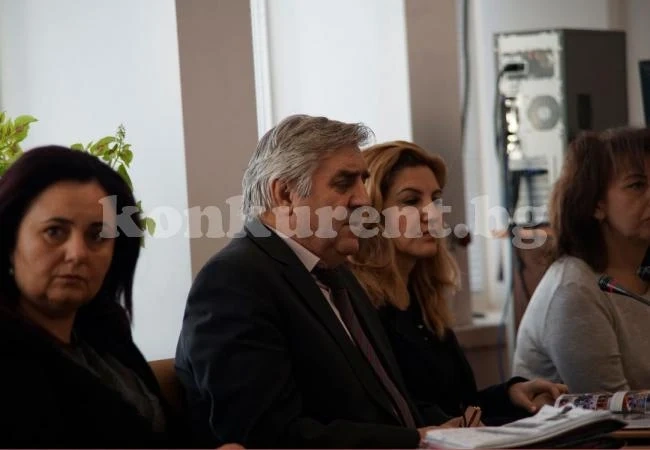 Обсъдиха кои проекти да влязат в инвестиционната програма на Община Мездра