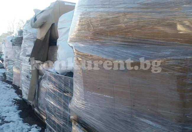 СНИМКИ Разследват собствениците на площадка във Враца заради отпадъци от Италия