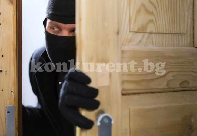 Разследват кражба от частен имот