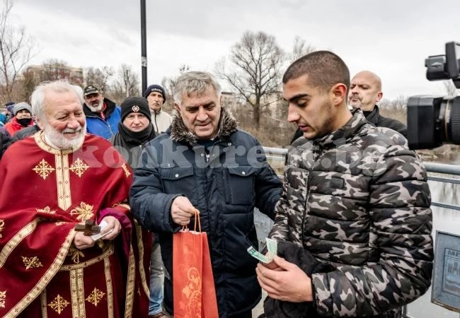 22-годишен „спаси“ кръста в Мездра
