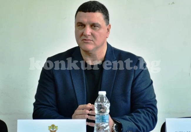 ОБНОВЕНА Росен Добрев обяви война на незаконните превозвачи