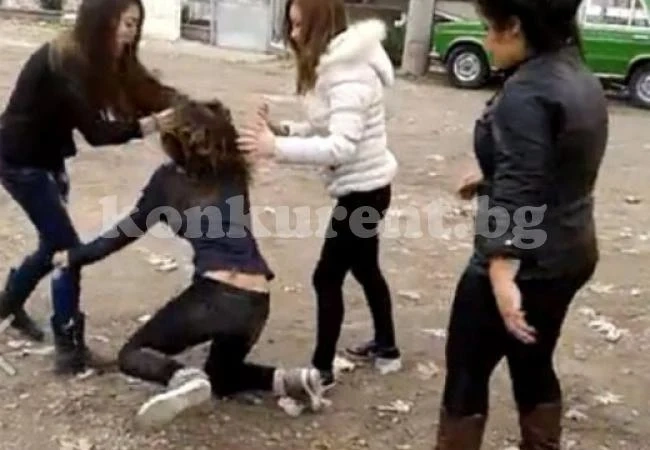 Агресия между момичетата в училищата във Враца – побой, псувни и мръсни номера