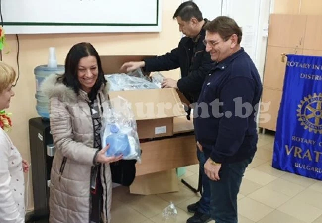„Ротари“ Враца с голямо дарение за детските градини и училищата