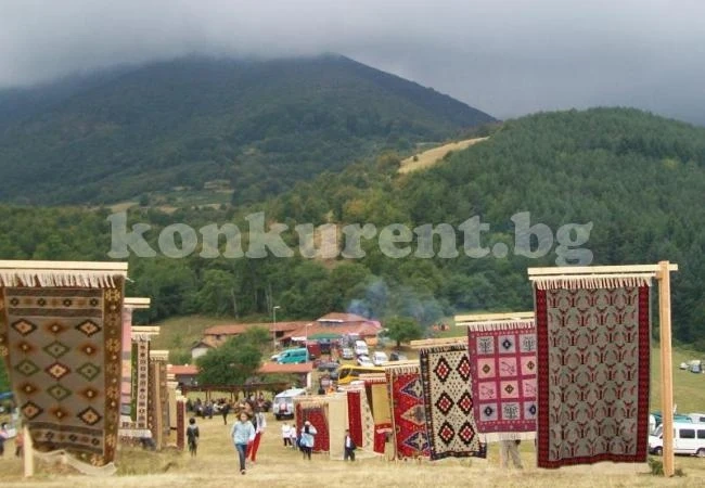 Американци дариха на Чипровци килим от 17 век