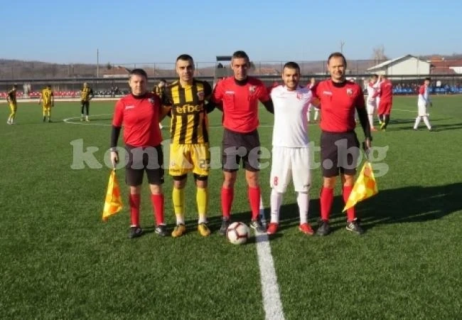 Кариана сломи Дреновец с 5:2, Каската дебютира с 2 гола