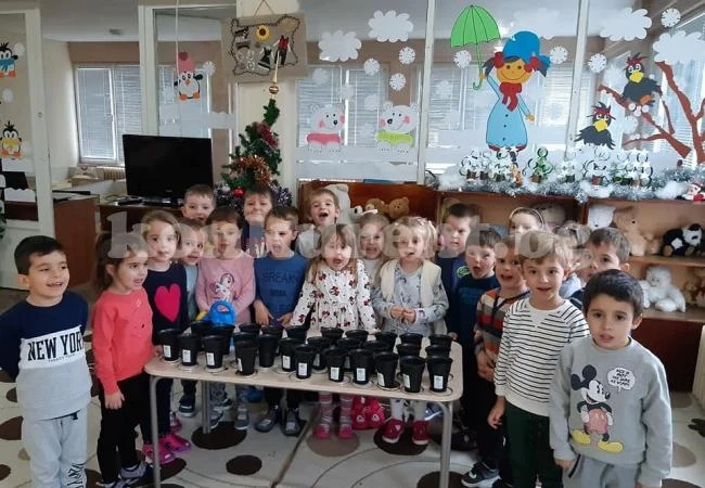Училища и детски градини от Вършец получиха дръвчета от кампанията „Засаждаме бъдеще”