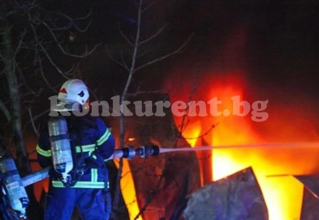 Осем души загинаха при пожар в Чехия