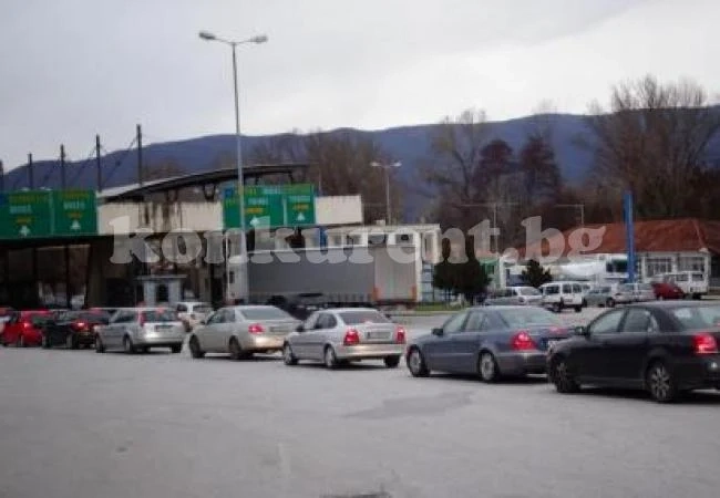 Арестуваха българин за търговия с бебета в Гърция