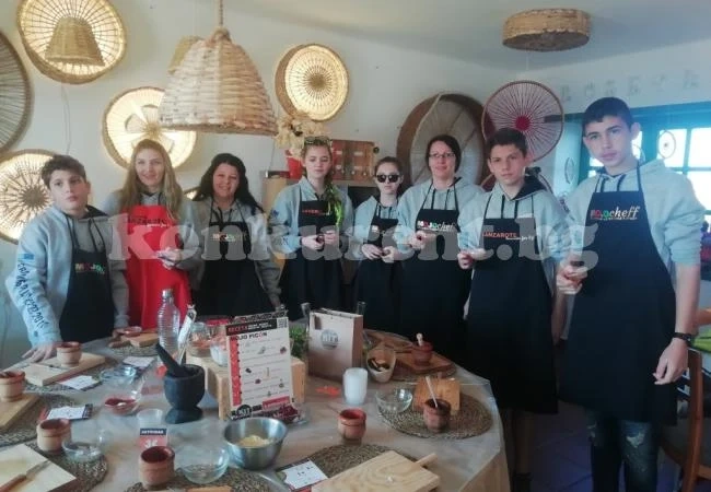 Ученици от Средно училище „Христо Ботев“ посетиха Канарските острови по проект Еразъм +
