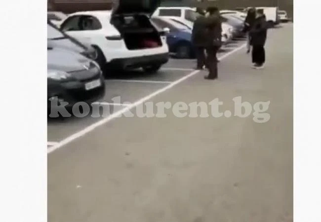 Пияна шофьорка с джип разби 6 коли на паркинг ВИДЕО