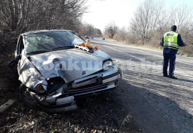 Мъж е в болница след тежка катастрофа край Враца СНИМКИ