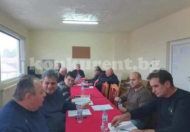 Купиха таблети на съветниците в Ружинци