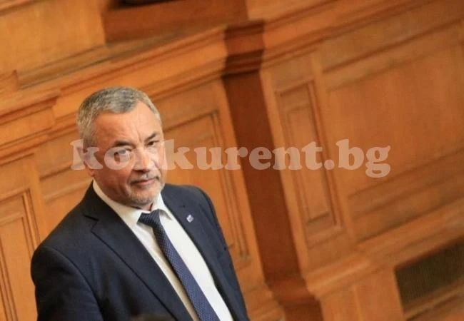 Валери Симеонов: Комисията по хазарта удобно и печелившо е пасувала