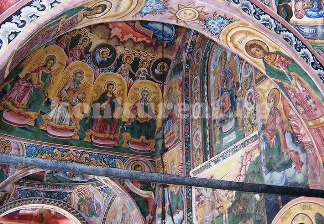 Отслужват молебен за дъжд в Троянския манастир