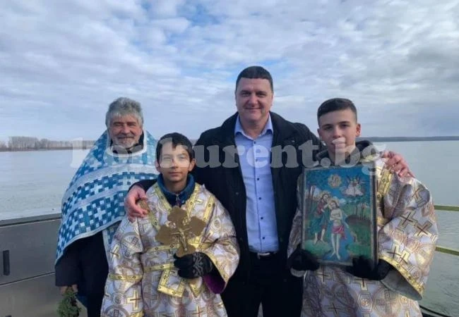 Кметът на Оряхово Росен Добрев излезе с обръщение към президента