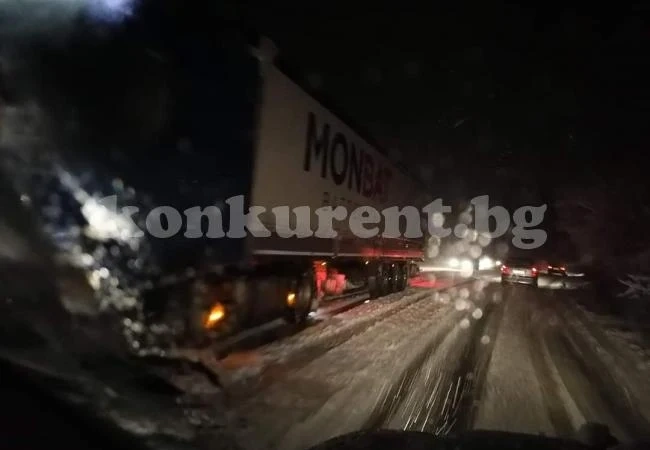 Вадят ТИР-ове по пътя за Оряхово