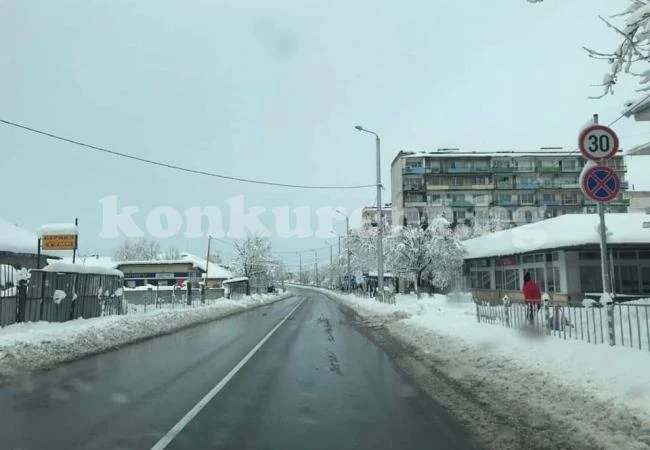 Основните пътни артерии във Враца вече са почистени СНИМКИ