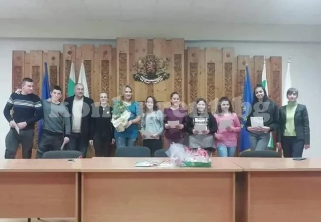 Наградиха деца от Криводол