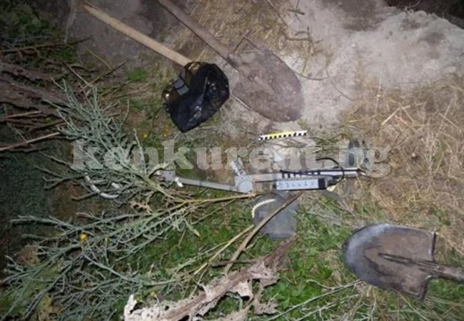 Хванаха двама да копаят и крадат кабели
