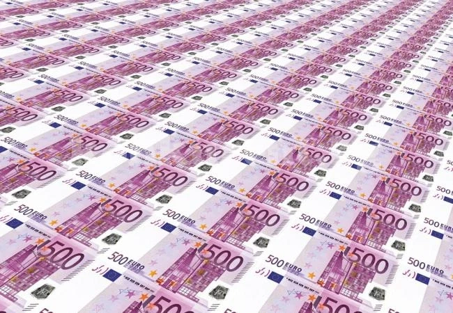 Находчиви измамници се представяли за френския външен министър Жан-Ив Льо Дриан