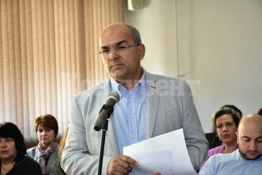 Момчил Младенов поиска отчет за снегопочистването във Враца