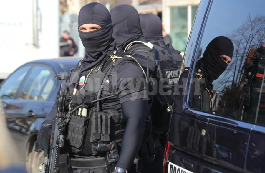 Двама задържани и над килограм дрога в „Студентски град“