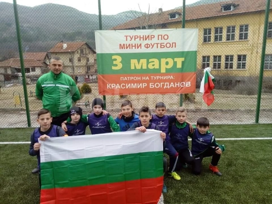 Девет команди ще играят на турнира „3 март“ за деца