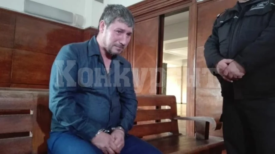 Предадоха на съд шофьора от катастрофата със загиналото бебе в Русе