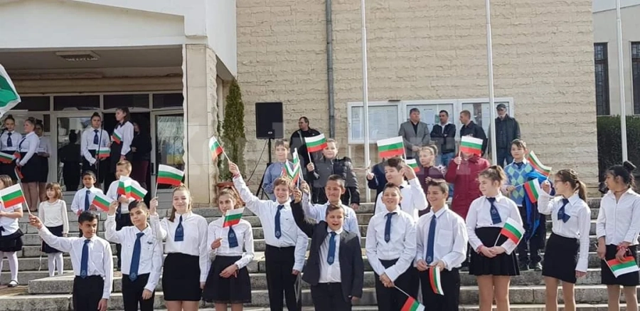 И в Чипровци честваха свободата