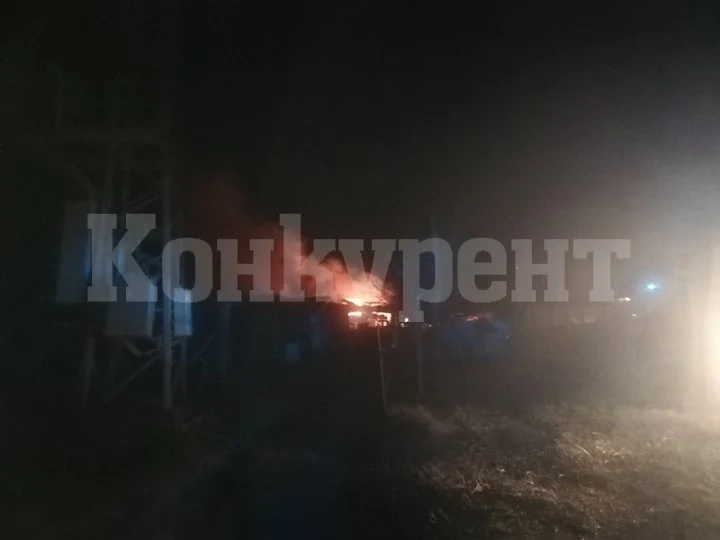 Пожар гори край Горна Оряховица