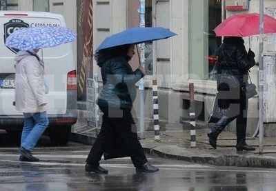 Март шарен! Обръща на дъжд и хлад, после до 18° към 12-и, пак превалявания на 24-и