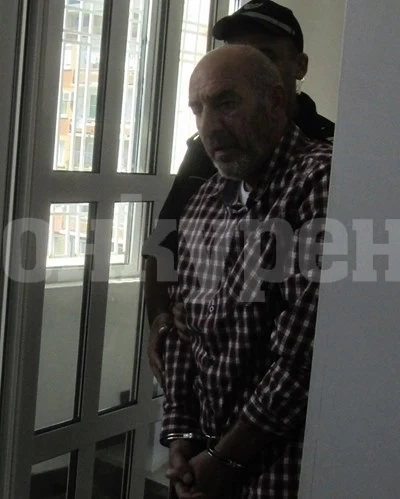 Двоен разстрел и пожар след тежка клетва и дълго тлееща съседска война