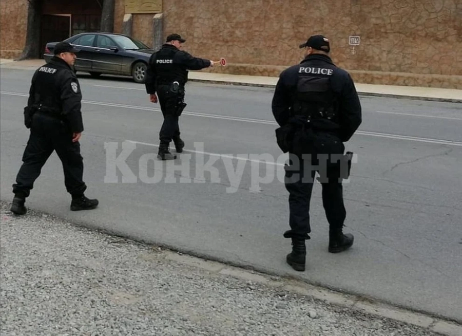 Заловиха обявен за общодържавно издирване при акция в село Градец (СНИМКИ)