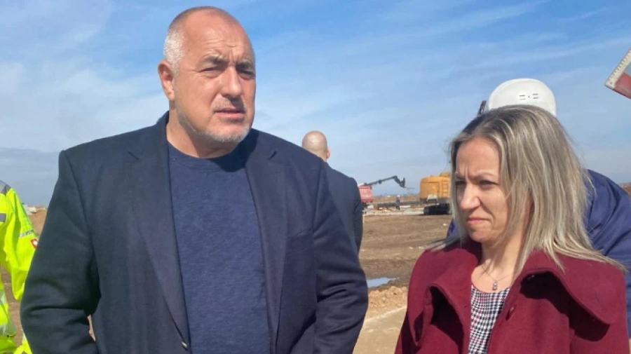 Борисов провери как върви строежа на газопровод край Расово