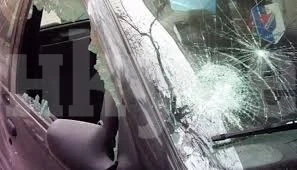 Побеснял мъж си изкара гнева на колата на приятел