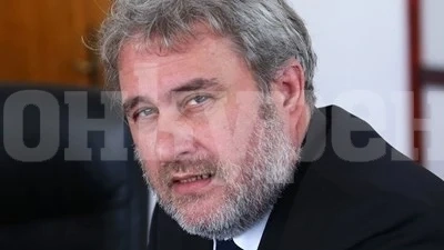 Банов: Затварянето на кина и театри е заради съчетанието на грип Б с коронавирус