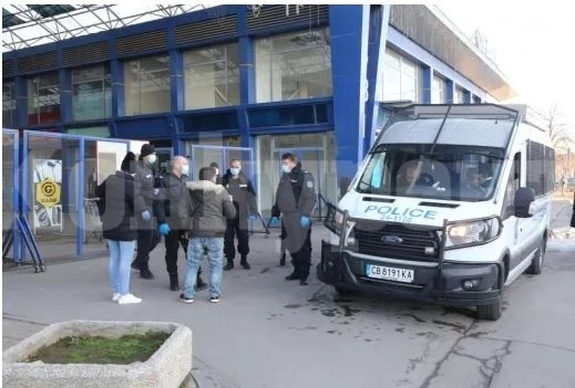 Извънредно: Спецакция блокира базара “Илиянци“ заради коронавируса