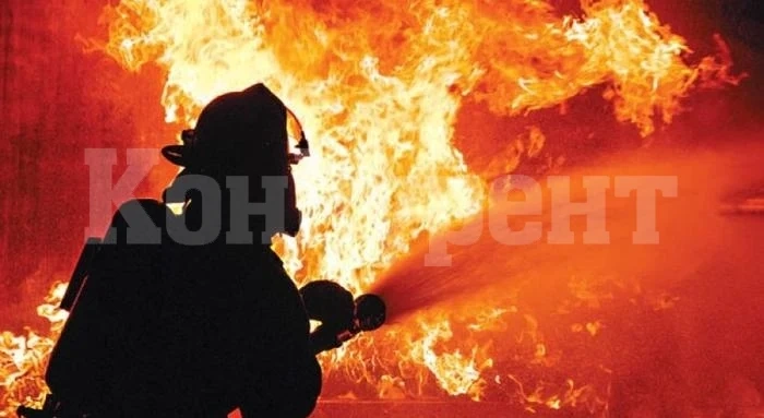 Пожар избухна и унищожи постройка в Гложене