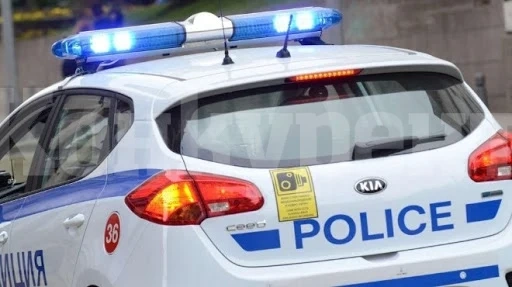 Спипаха нередовен зад волана на „Мерцедес”, оставиха го да върви пеша